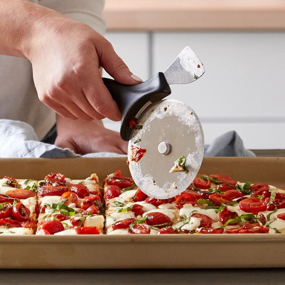 NEW~PAMPERED CHEF~Pizza & Crust Cutter